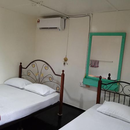 Nazri Nipah Camp Pangkor Kampung Teluk Nipah Quarto foto